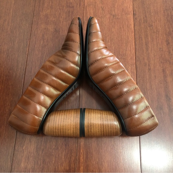 Halmanera Italy well man crafted leather quilted padded square toe cognac pump - Picture 7 of 17